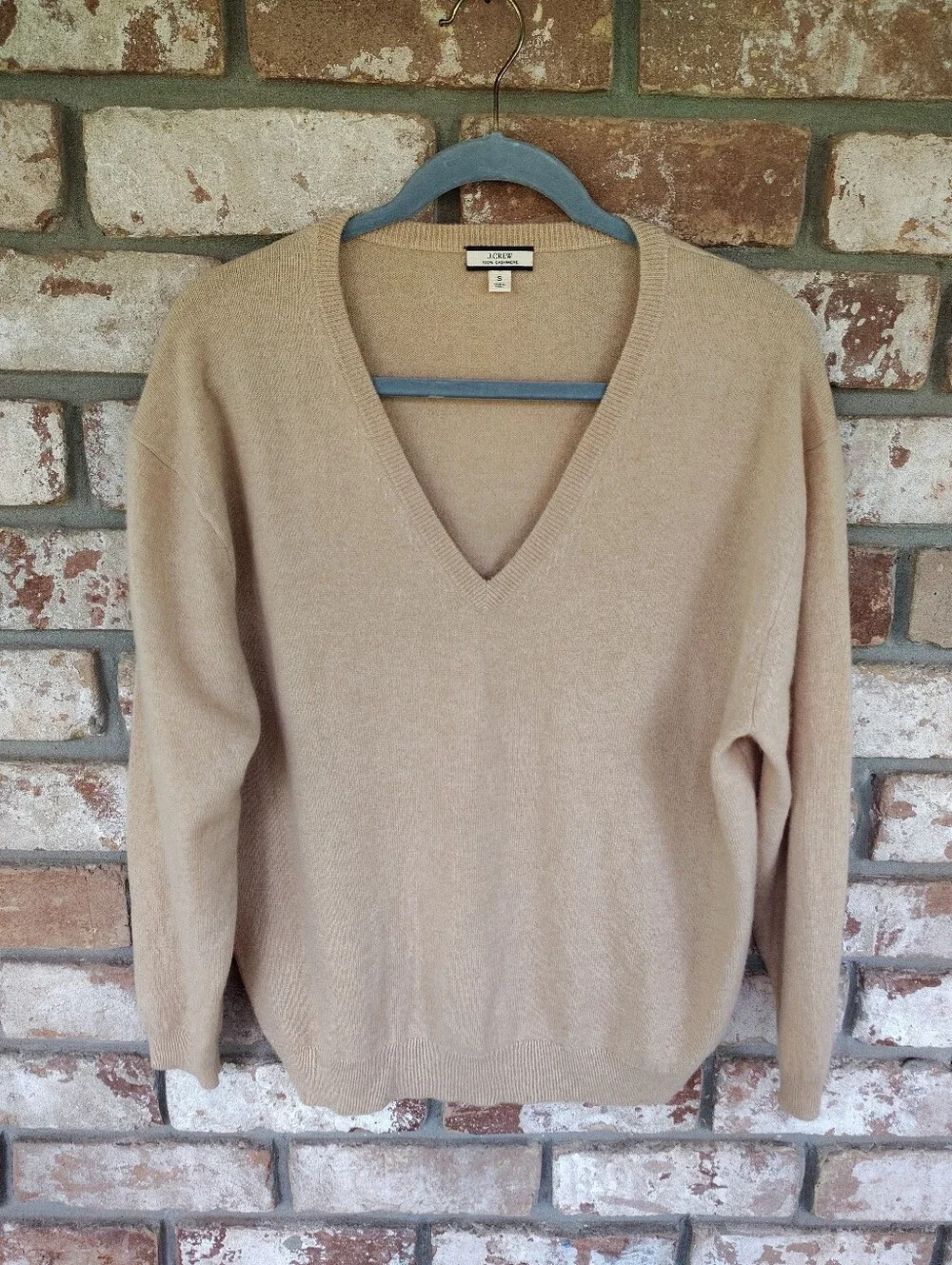 J. Crew Mens Cashmere V-Neck Sweater Sz S Tan Beige Solid Long Sleeve Pullover